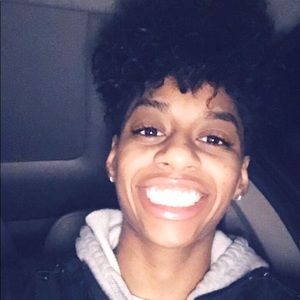 Meet your Posher, Lauren